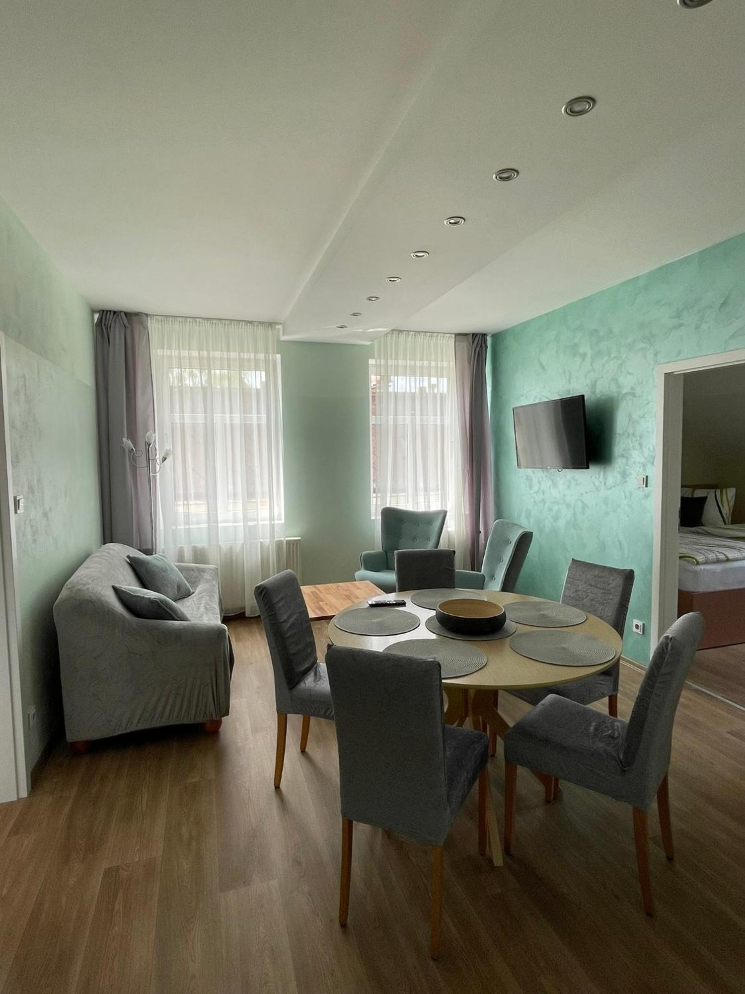 Apartmany Jasmin Liberec Buitenkant foto